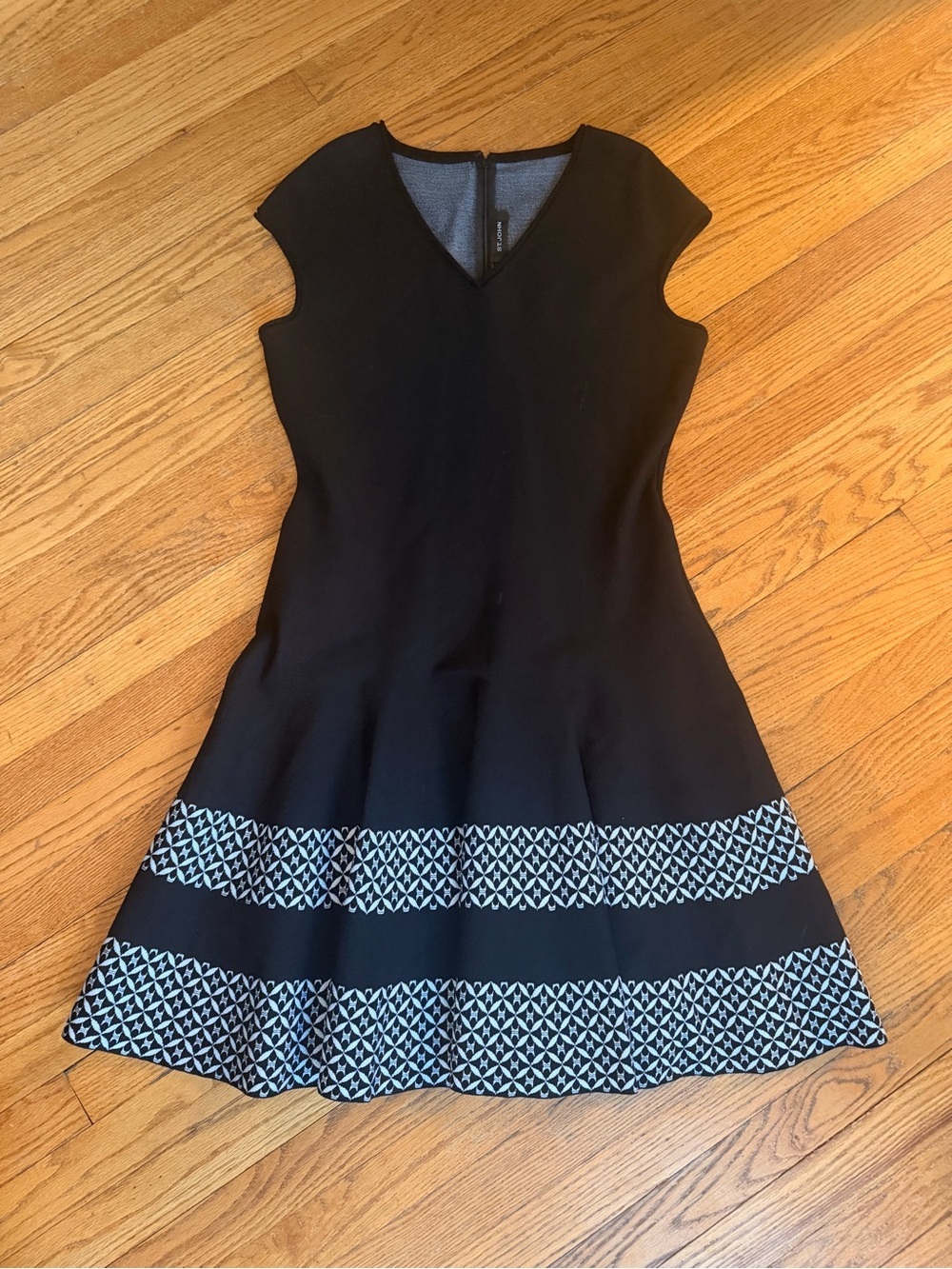 St. John Black Knit Fit & Flare Dress Size 10 Geometric Hem Career Cocktail